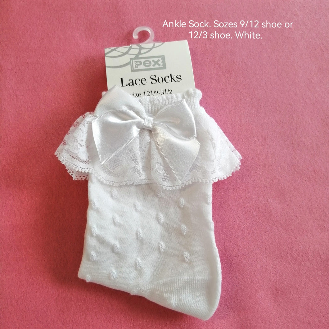 White Lace edge Ankle Socks. Ideal for FIrst Holy Communion girl, Flower girl or fashion follower